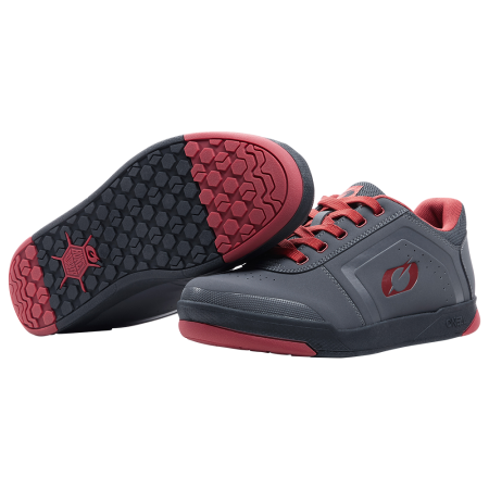 pinned-flat-pedal-shoe-v.22-gray-red1.png